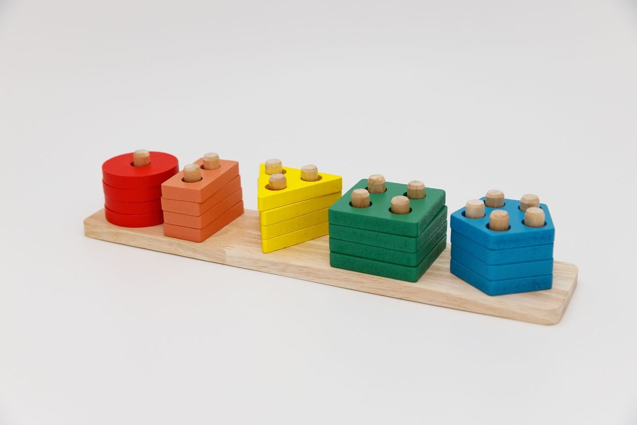 JM-EDU-07 مجموعة مجسمات هندسية خشبية تعليمية - Image 1